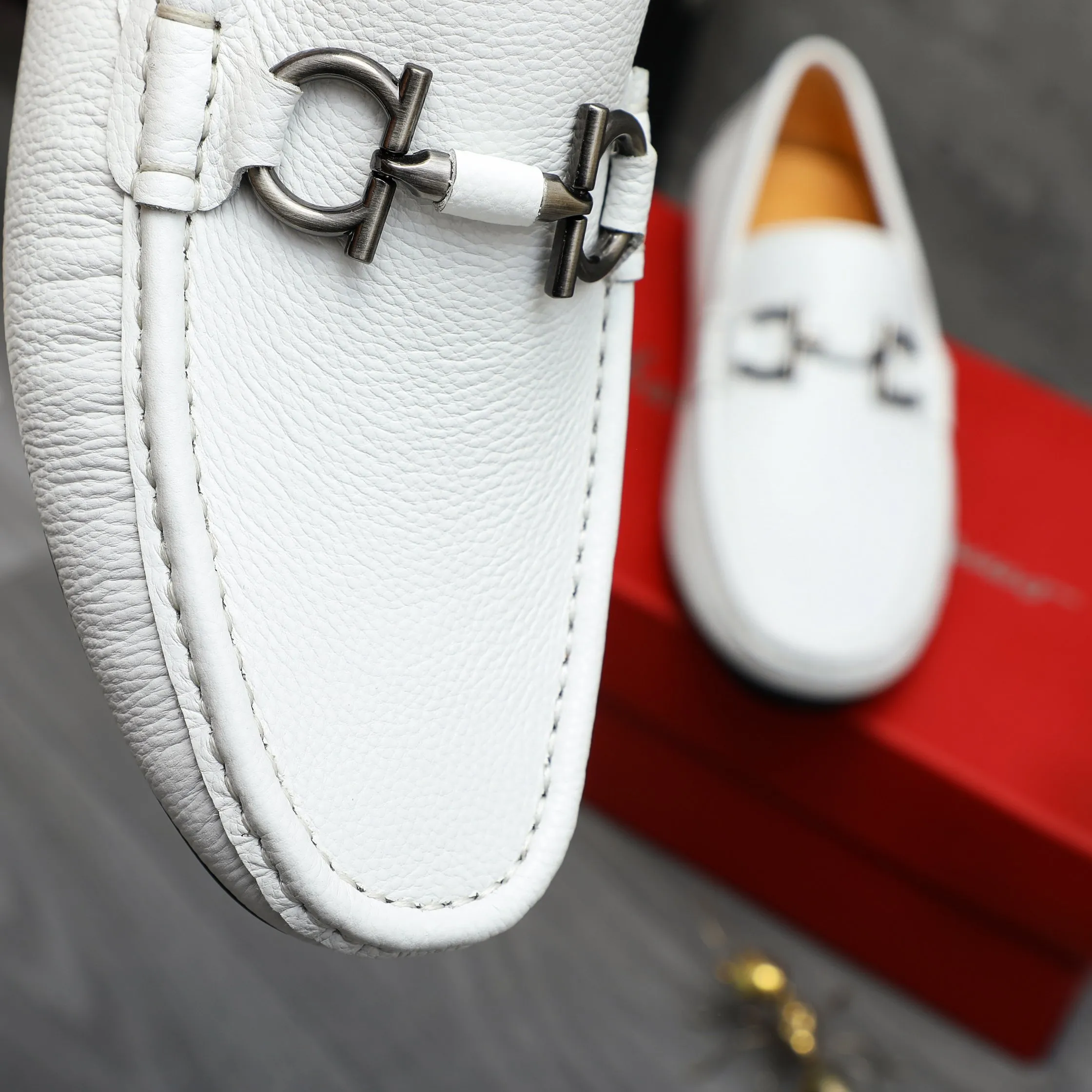 Men's shoes 💰p380 Product trademark: Ferragamo " Ferragamo ] Casual slip-on men's shoes Regular size: 38-45 Product material: Selected pebbled cowhide upper, pigskin lining, rubber outsole